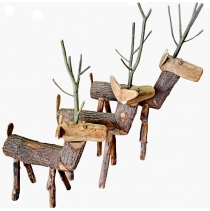 Резные фигуры из массива дуба.