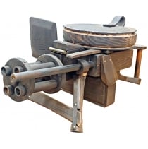 Резные фигуры из массива дуба.