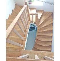 Лестничные ступени, лестницы из массива дуба.