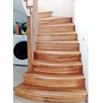 Лестничные ступени, лестницы из массива дуба.